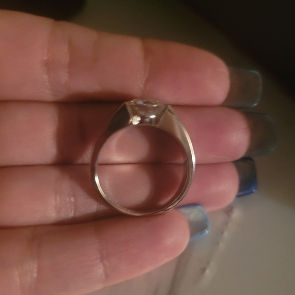 Doveggs Moissanite Ring - Picture 7 of 8